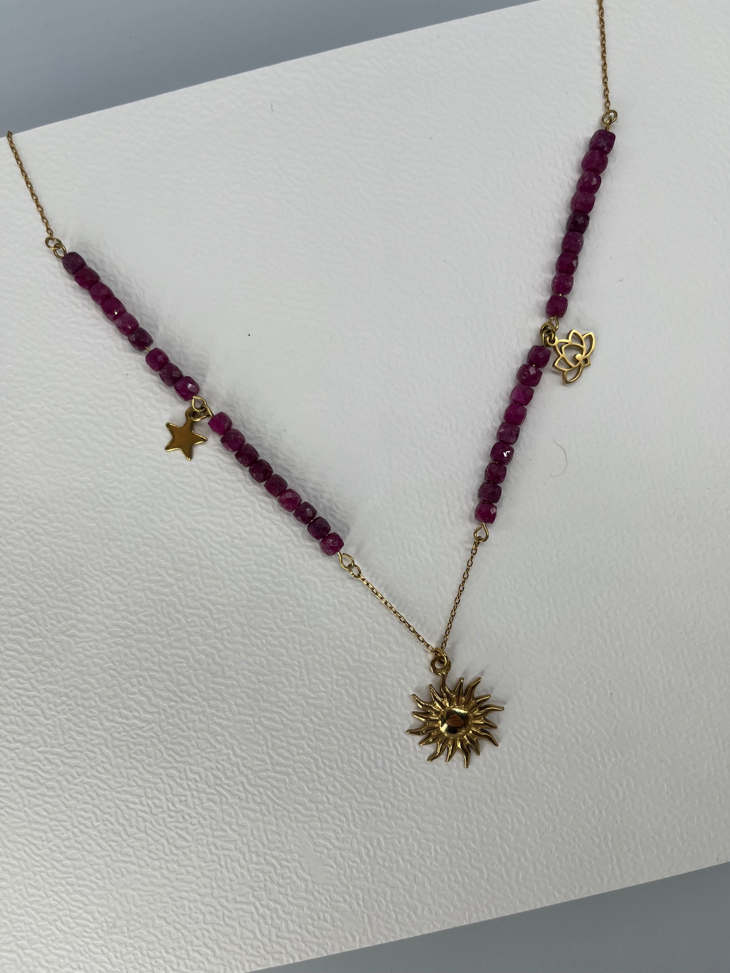 Naszyjnik Słońce z rubinami