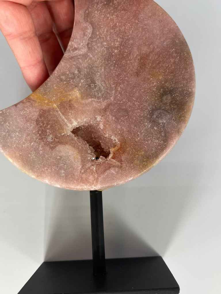 Księżyc z różowego ametystu