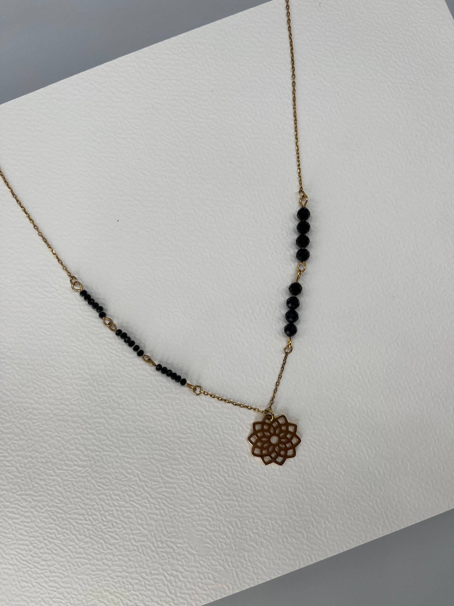 Naszyjnik z mandalą i czarnym turmalinem