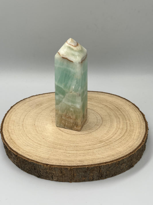 Kalcyt karaibski obelisk