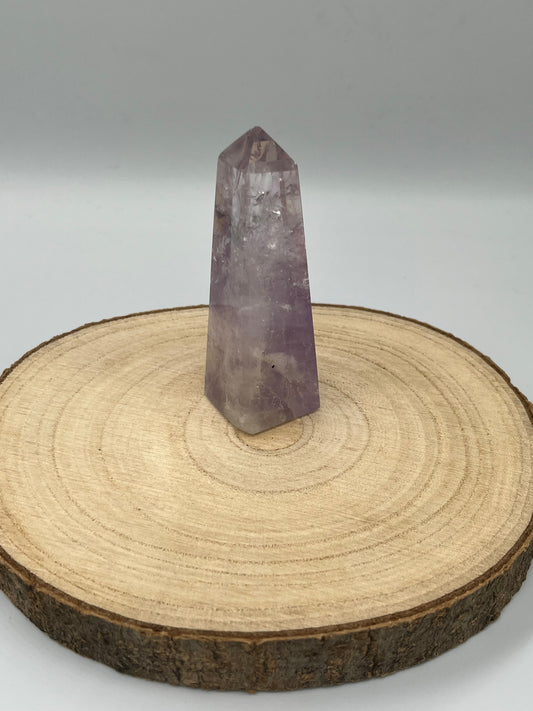 Ametyst obelisk