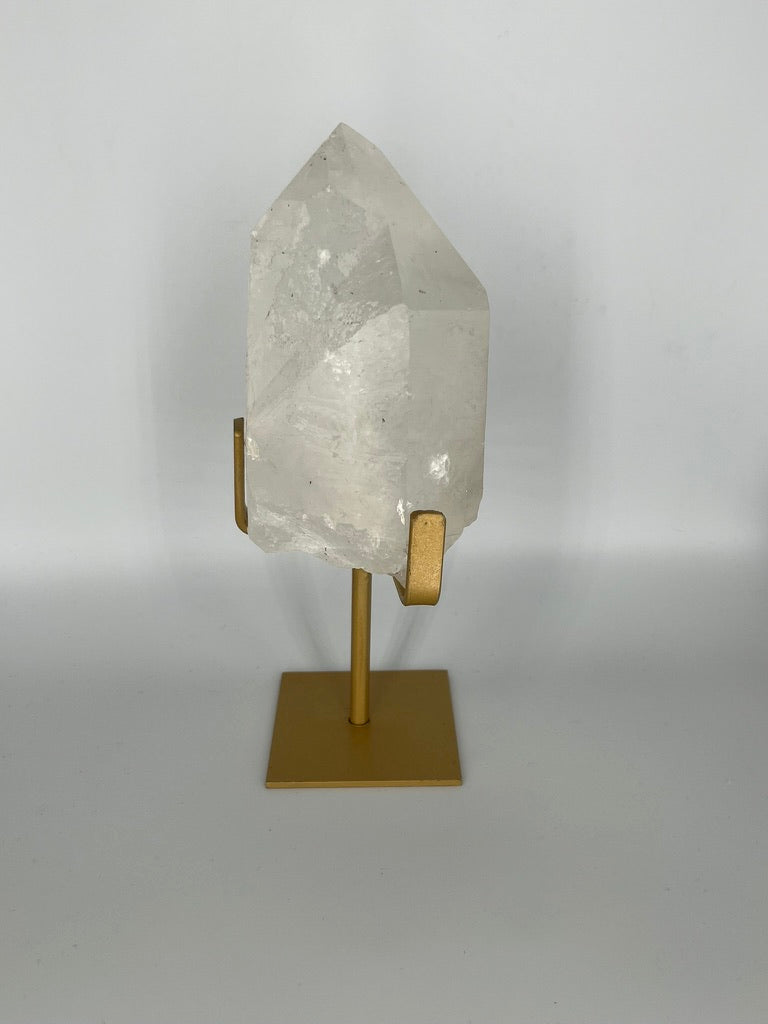 Kryształ górski na podstawce