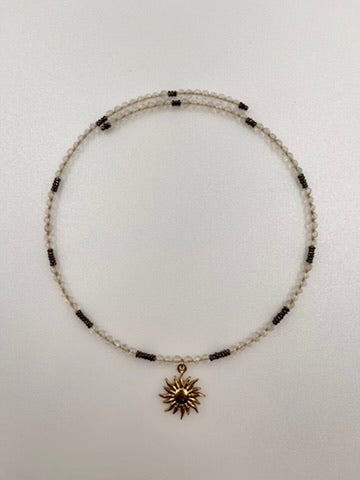 Choker ze słońcem