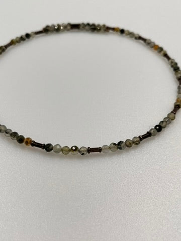 Choker z prehnitem