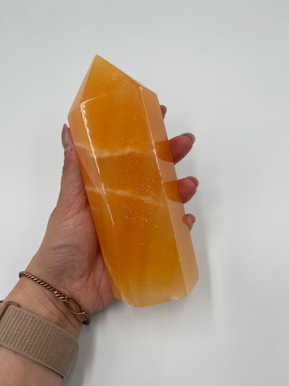 Kalcyt pomarańczowy wieża