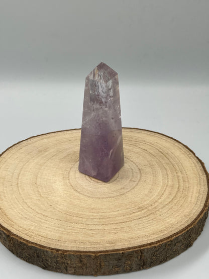 Ametyst obelisk